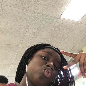 Meet your Posher, Crystal